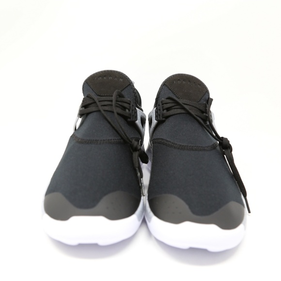 Air Jordan Fly 89 Black Red Grey 9.5 Trainer Train - Picture 3 of 8